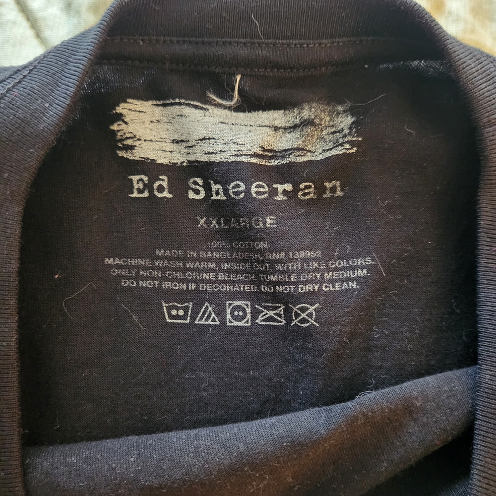 Ed Sheeran Eyes Closed T-shirt Purchase From The Ed Sheeran Shop Size XXL - Picture 3 of 5